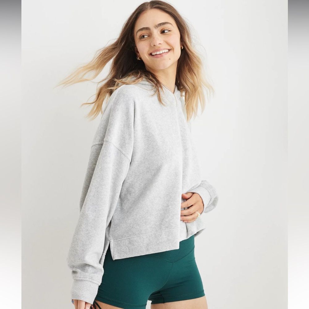 Aerie Oversized Cropped Hoodie Sweatshirt Size XS Gray Velour Velvet Athelisure